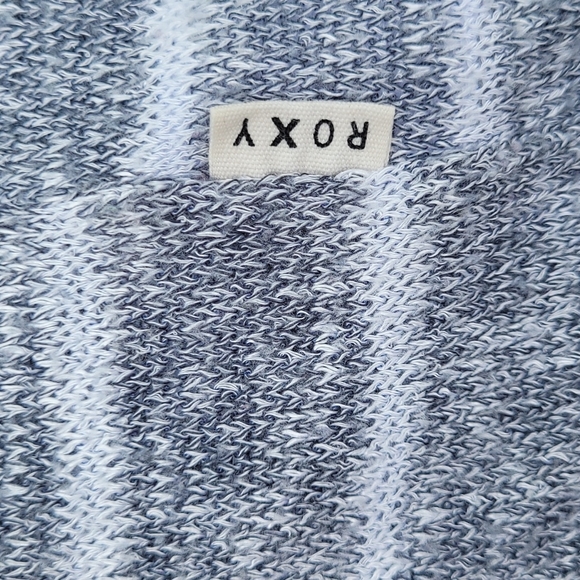 ✅️3/$40 ROXY fine yarn sweater 3/4 sleeve - Picture 5 of 8